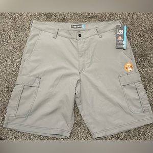 *NWT* Lee Comfort Flex Performance Cargo Shorts Size 38 w/11” Inseam